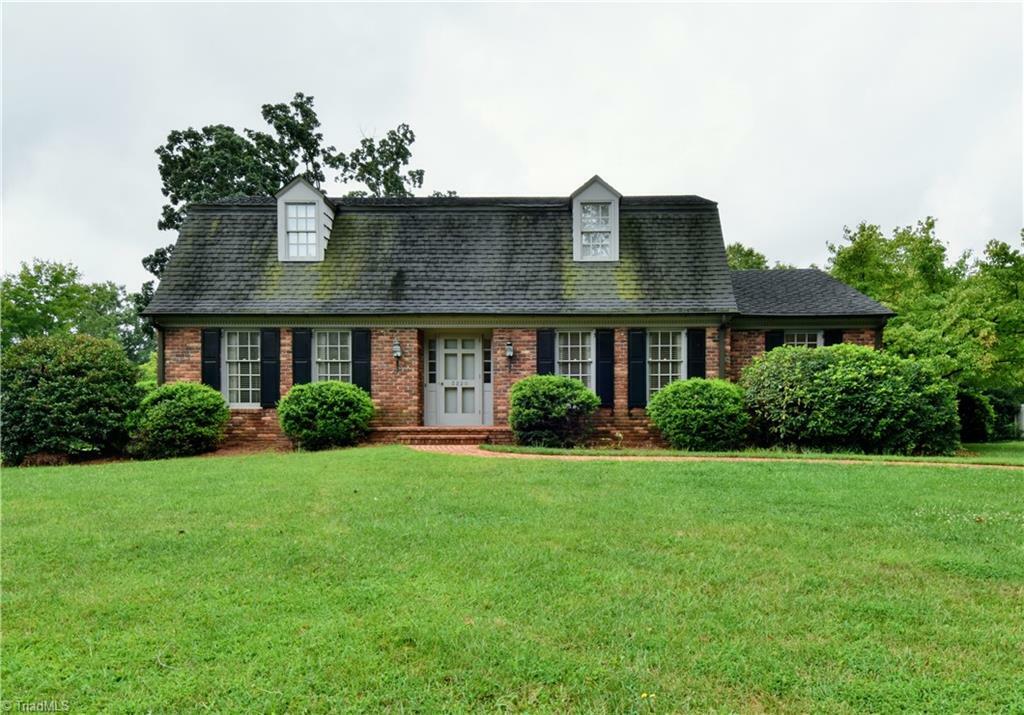 Property Photo:  3220 Blenheim Place  NC 27104 