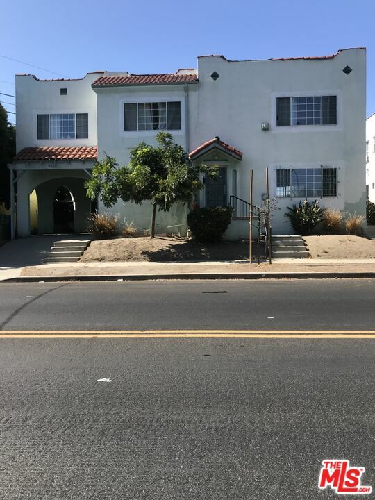 Property Photo: 5113 Edgewood Pl CA 90019