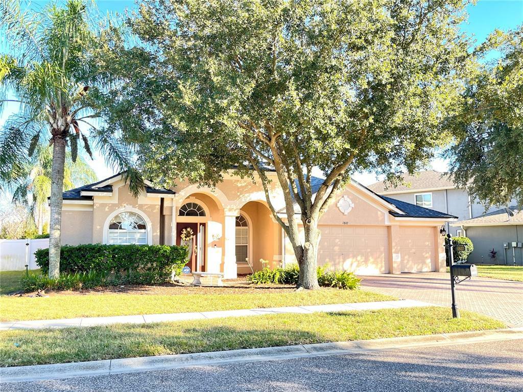 Property Photo:  1807 Regal Mist Loop  FL 34655 