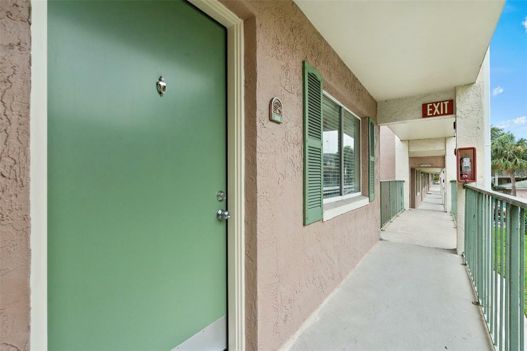 Property Photo: 120 Blue Point Way 260 FL 32701