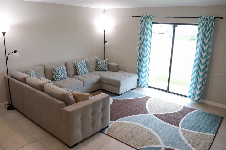 Property Photo:  10112 Rosemary Leaf Lane  FL 33578 