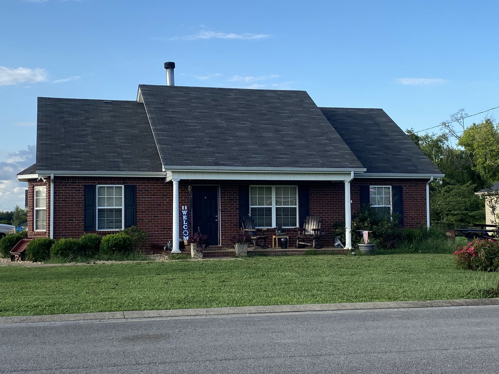 Property Photo:  2701 Ridgewood Dr  TN 37037 