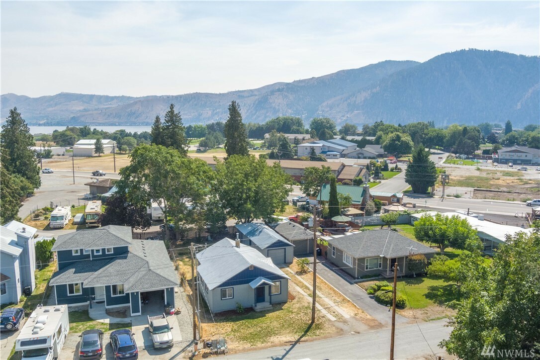 Property Photo: 114 N Harris Ave WA 98831
