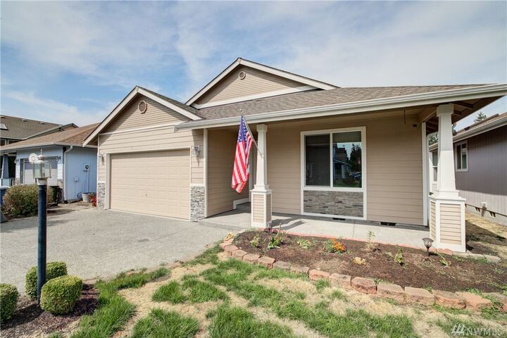 Property Photo:  2433 177th St Ct E  WA 98445
