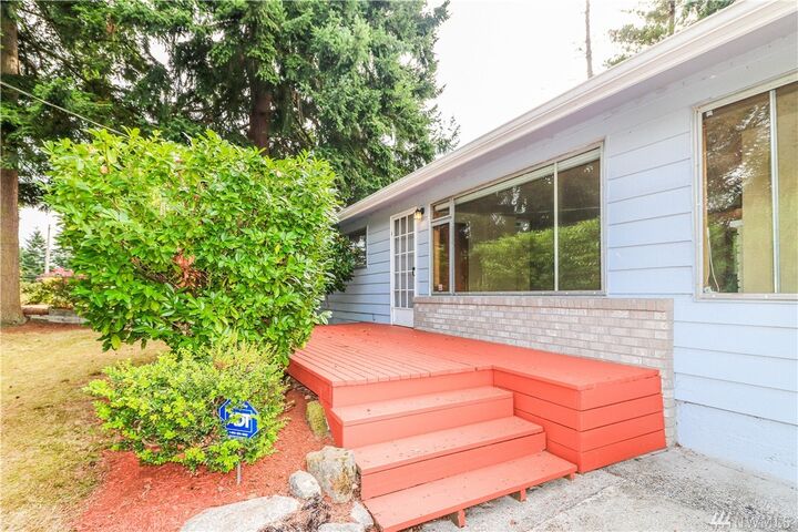 Property Photo: 20616 80th Ave W WA 98026