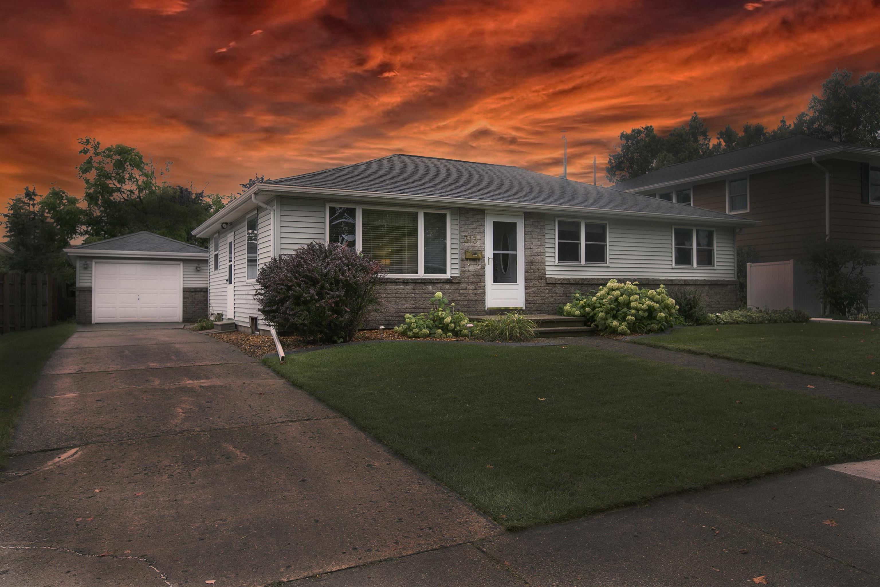 Property Photo: 313 E Pershing Street WI 54911
