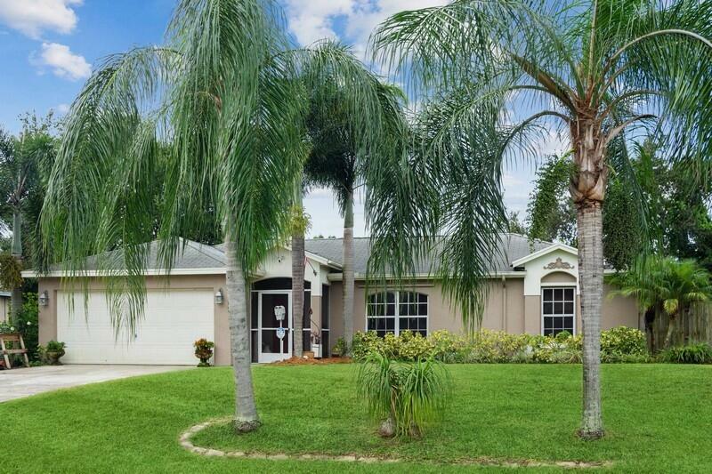 Property Photo:  1174 SW Gastador Avenue  FL 34953 