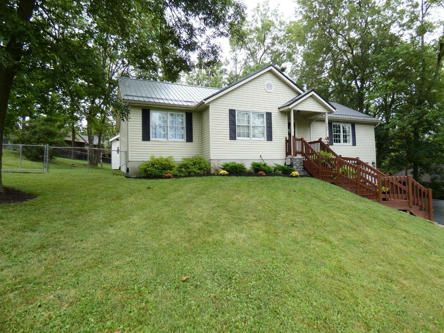 Property Photo:  702 Cheryl Ln  OH 45133 