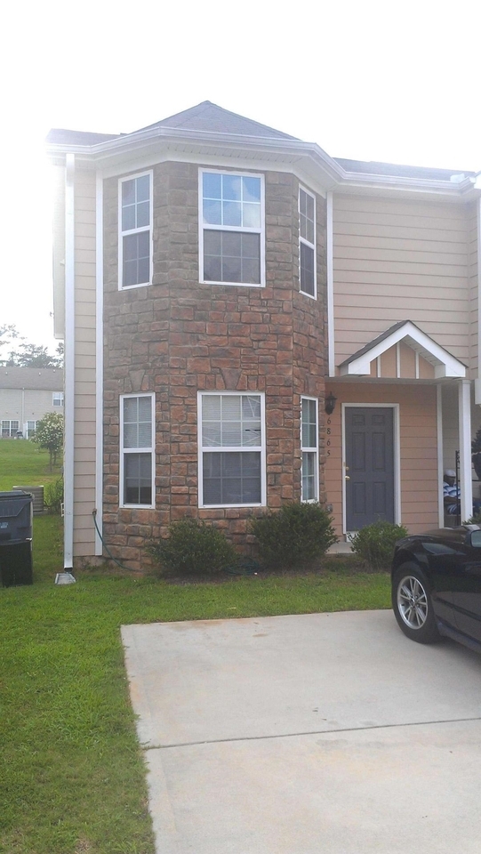 Property Photo:  6865 Mountain Circle  GA 30274 