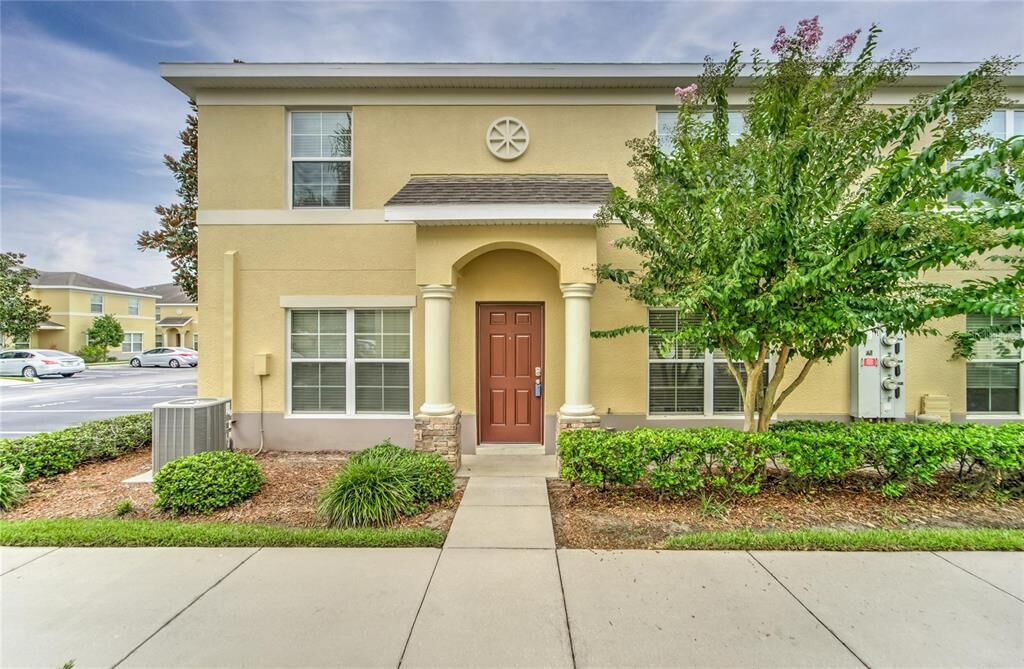 Property Photo:  5464 Limestone Lane  FL 33809 
