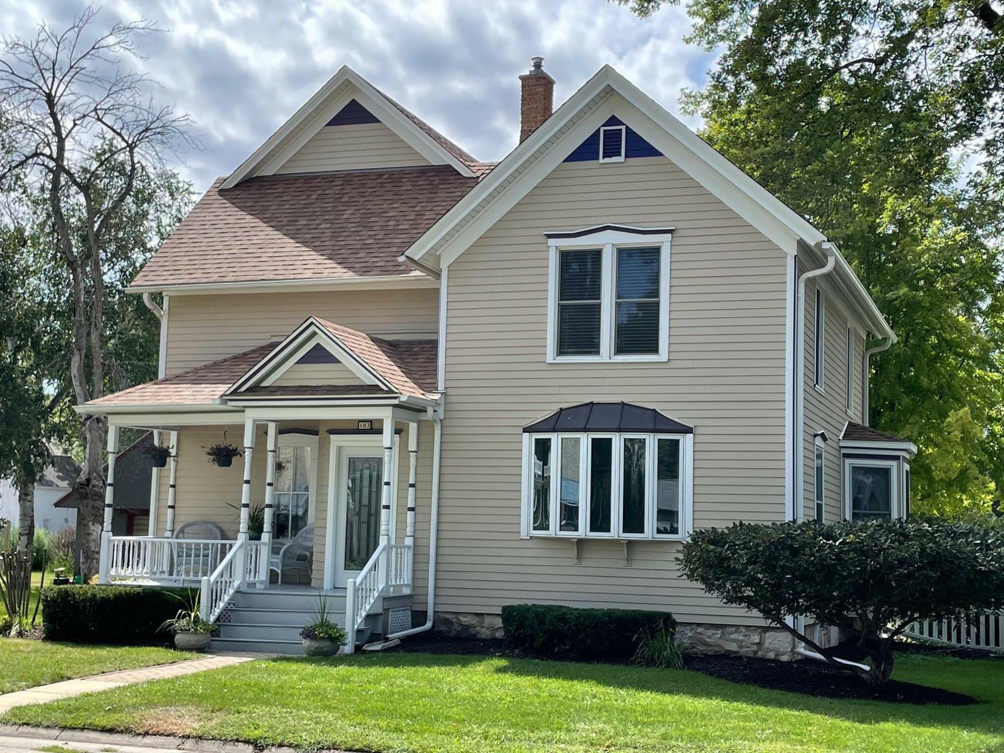 Property Photo:  103 E Lake St  WI 53170 