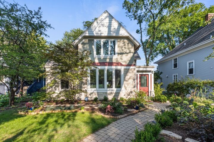 2609 Ridge Avenue  Evanston IL 60201 photo