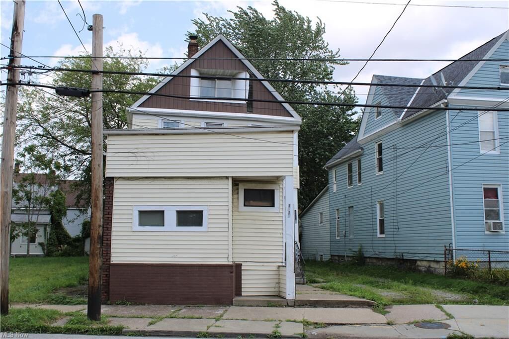 Property Photo:  1225 Norwood Road  OH 44103 