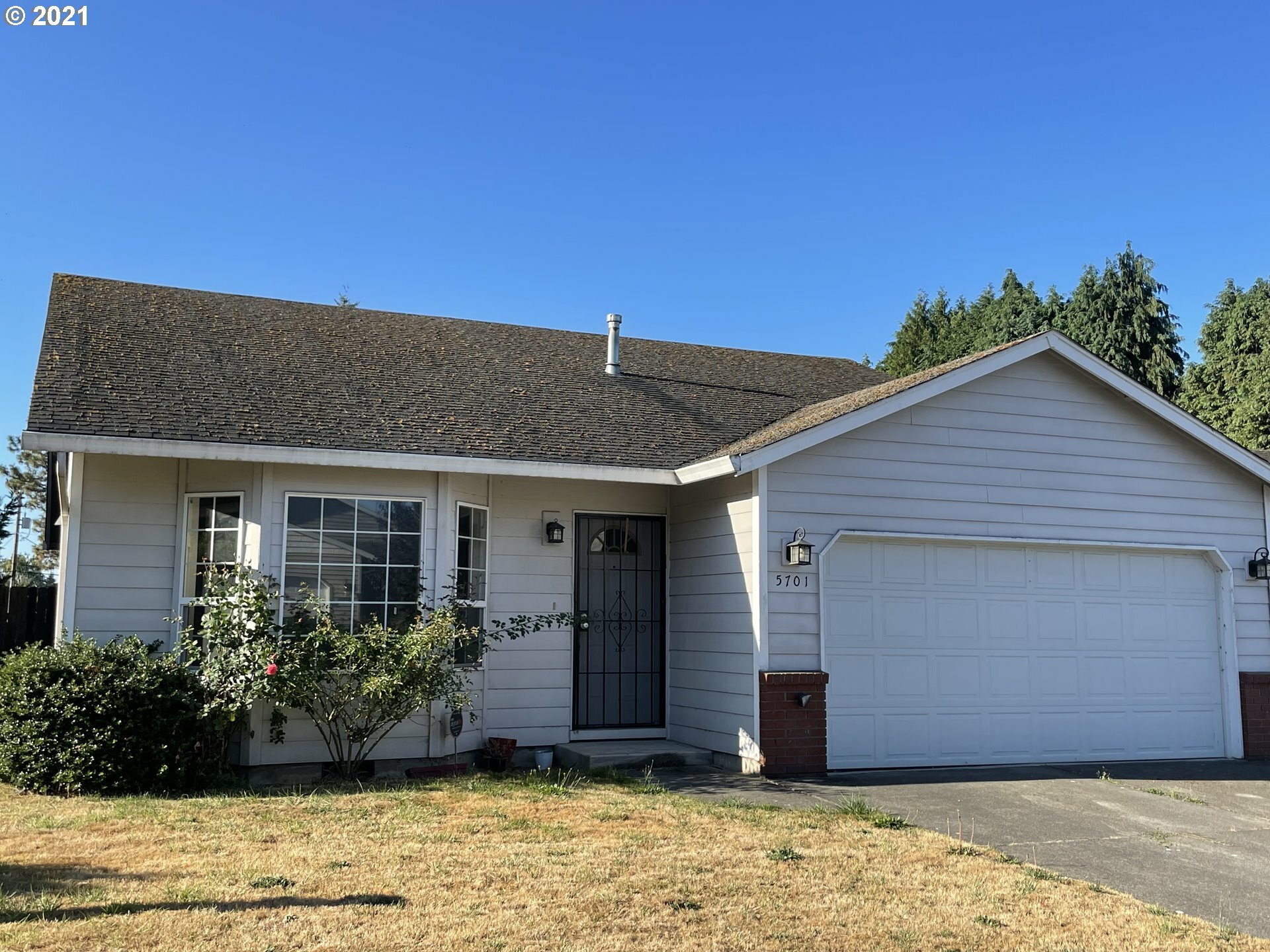 Property Photo:  5701 NE 55th Cir  WA 98661 