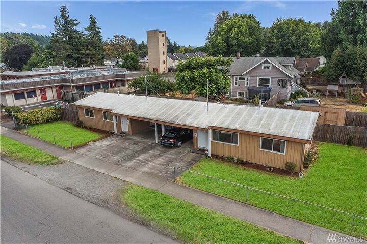 Property Photo:  522 W Crow St  WA 98032 
