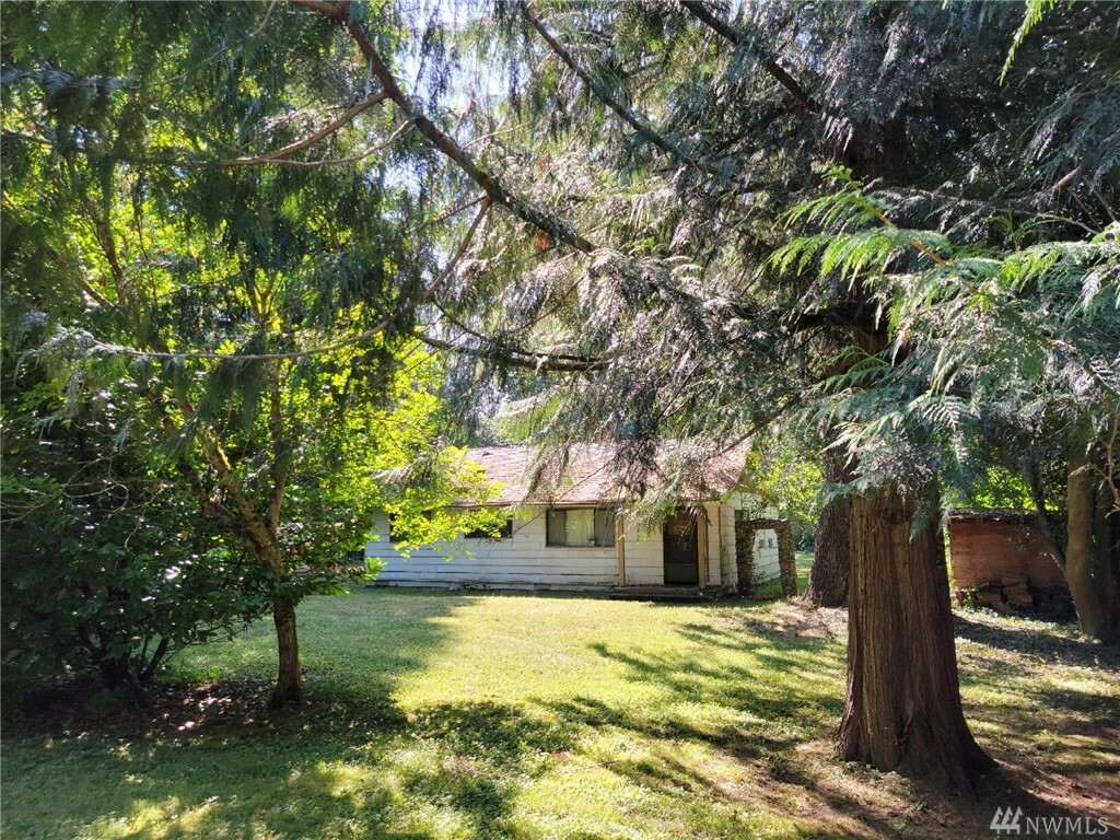 Property Photo: 493 NW 8th St WA 98045
