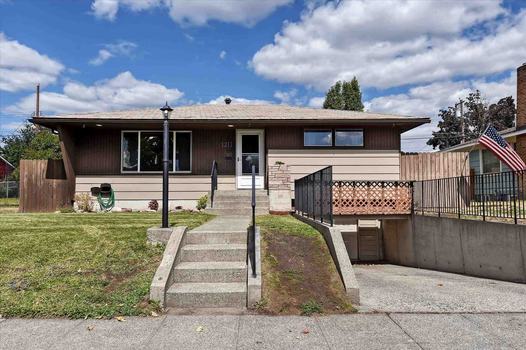 Property Photo:  1211 E Bridgeport Ave  WA 99207 