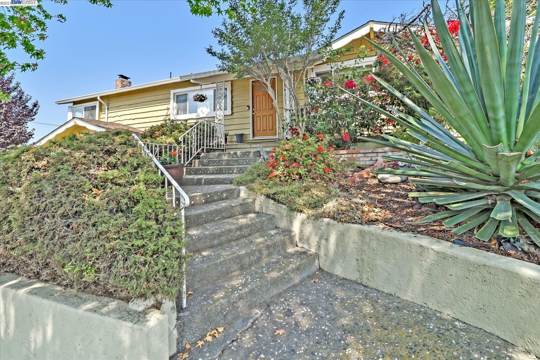 Property Photo:  668 Chevy Chase Way  CA 94544 