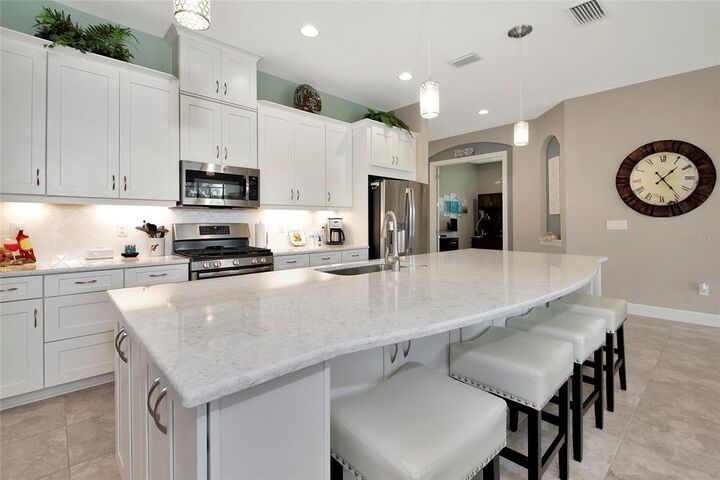 Property Photo:  9909 Batchelder Terrace  FL 34221