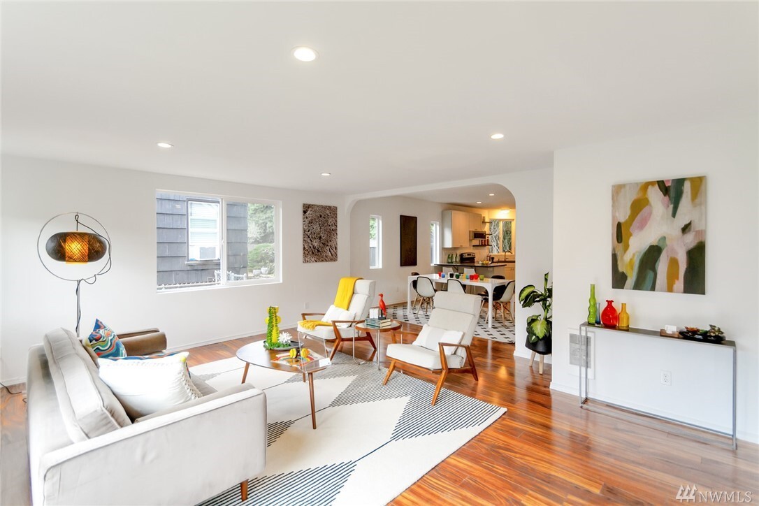 Property Photo: 9526 Evanston Ave N WA 98103