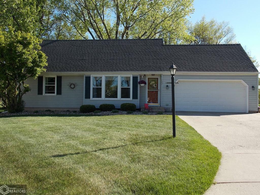 Property Photo:  703 6th Place  IA 50401 