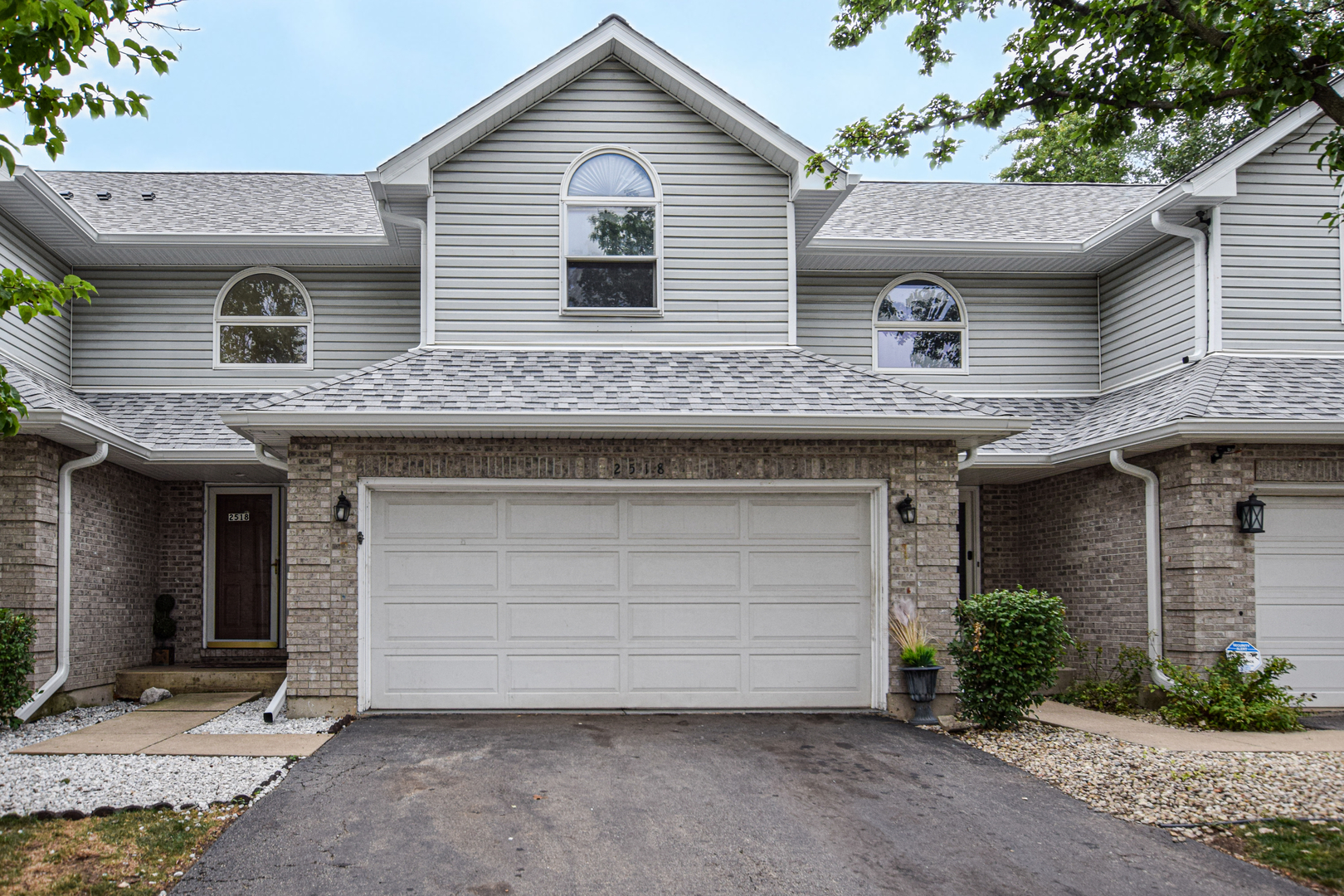 Property Photo:  2518 Tulip Lane  IL 60403 