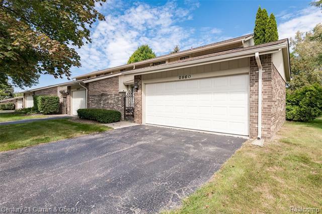 2860 Trailwood Drive  Rochester Hills MI 48309 photo