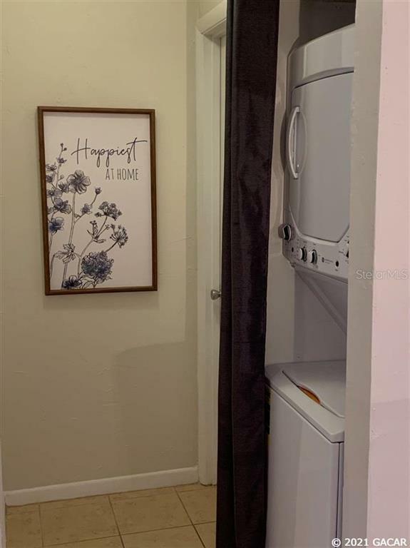 Property Photo:  1035 SW 9th Street Unit H-22  FL 32601 