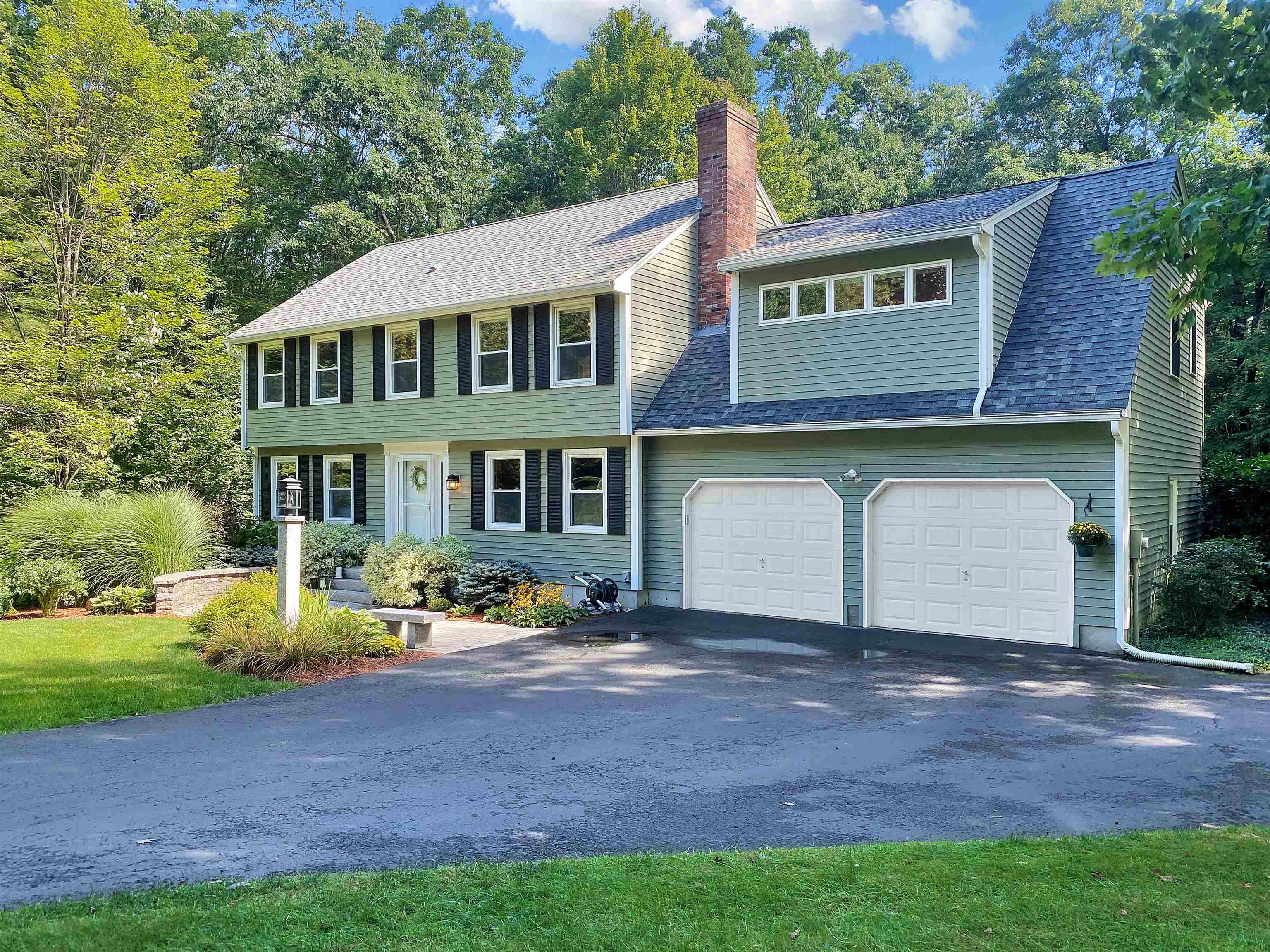 Property Photo:  11 Windsor Drive  NH 03054 