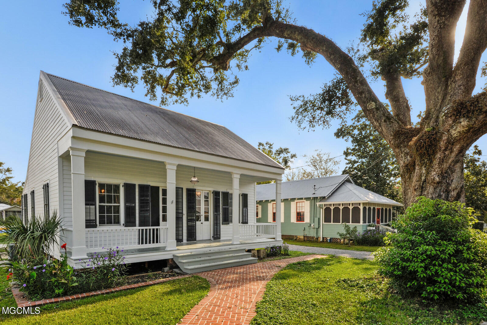 Property Photo:  341 Main Street  MS 39520 