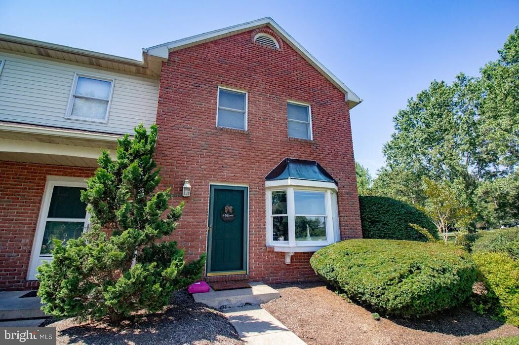 Property Photo: 10 Garden Court PA 17022