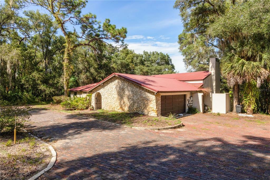 Property Photo:  1260 Spring Lake Road  FL 34731 