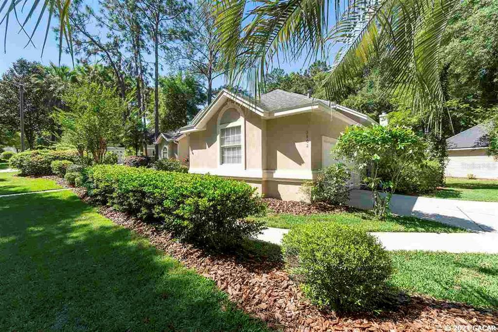 Property Photo:  3802 SW 93rd Terrace  FL 32608 