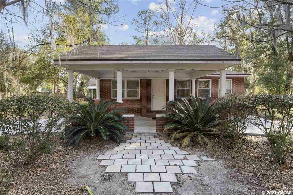 Property Photo:  3110 NW 21st Street  FL 32605 