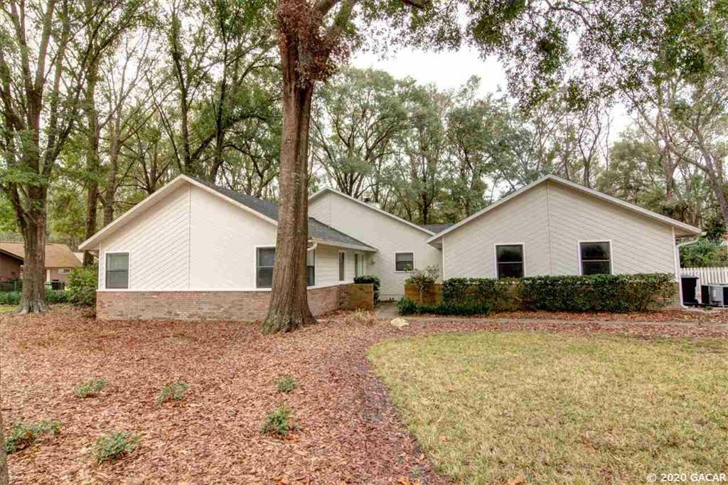 Property Photo:  10123 SW 38th Place  FL 32608 