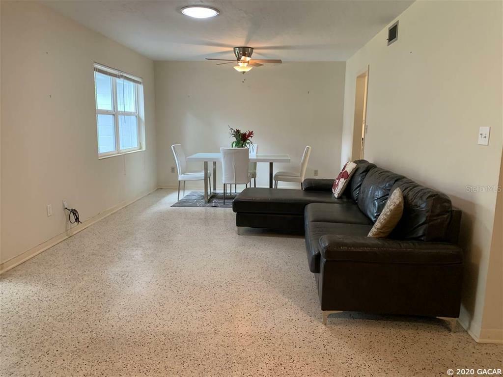 Property Photo:  918 NW 40th Drive  FL 32605 