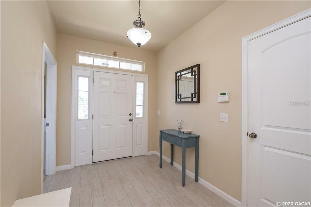 Property Photo:  9876 NW 17th Road  FL 32606 