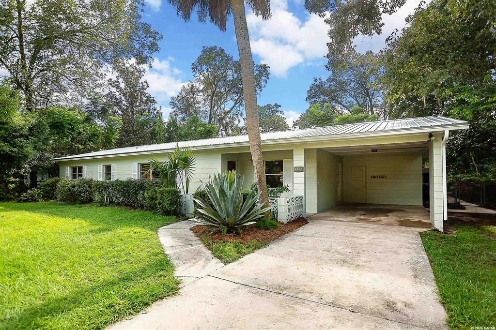 Property Photo:  2034 NW 36th Terrace  FL 32605 