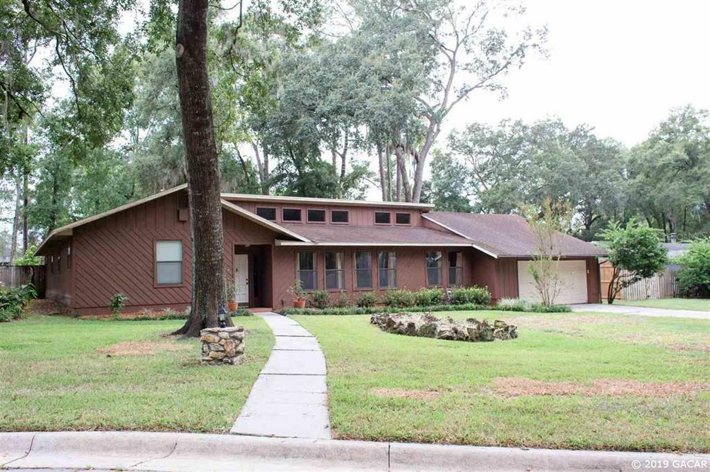 Property Photo:  8429 SW 7th Place  FL 32607 