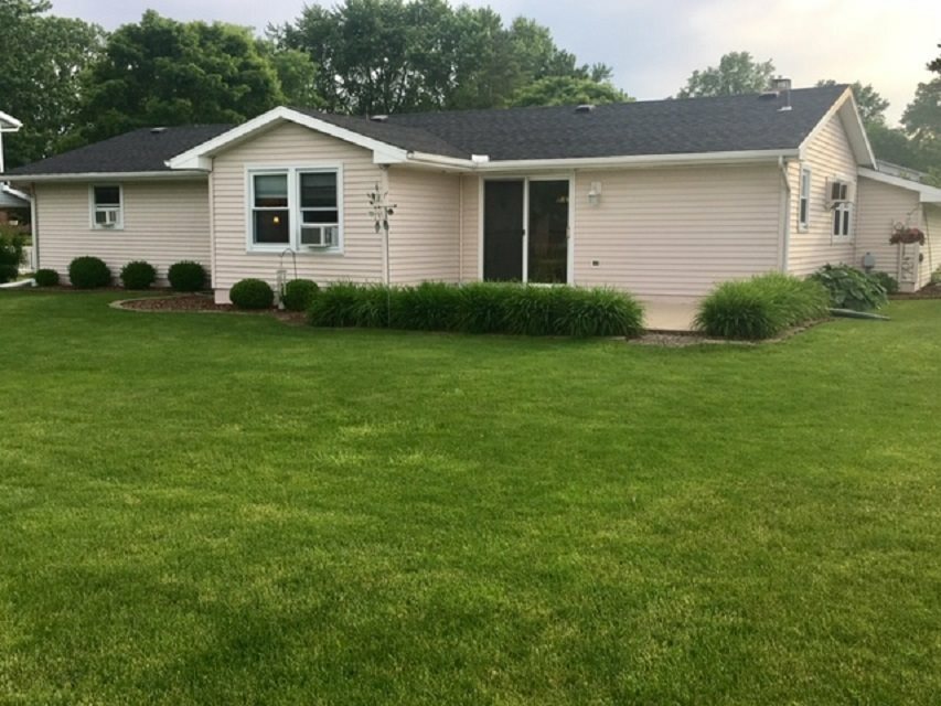 Property Photo:  310 E Fairlane Dr Hartford City, In  IN 47348 