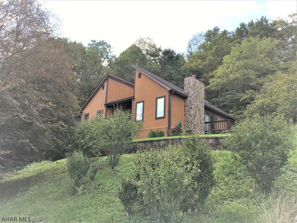 Property Photo:  828 Barclay Drive  PA 15522 