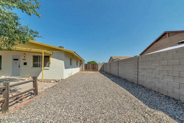 Property Photo: 2936 E Beck Lane AZ 85032