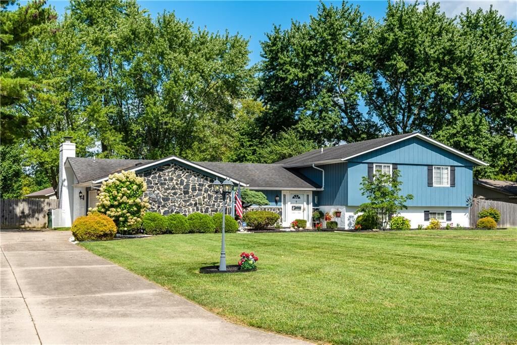 Property Photo: 8910 Rooks Mill Lane OH 45458