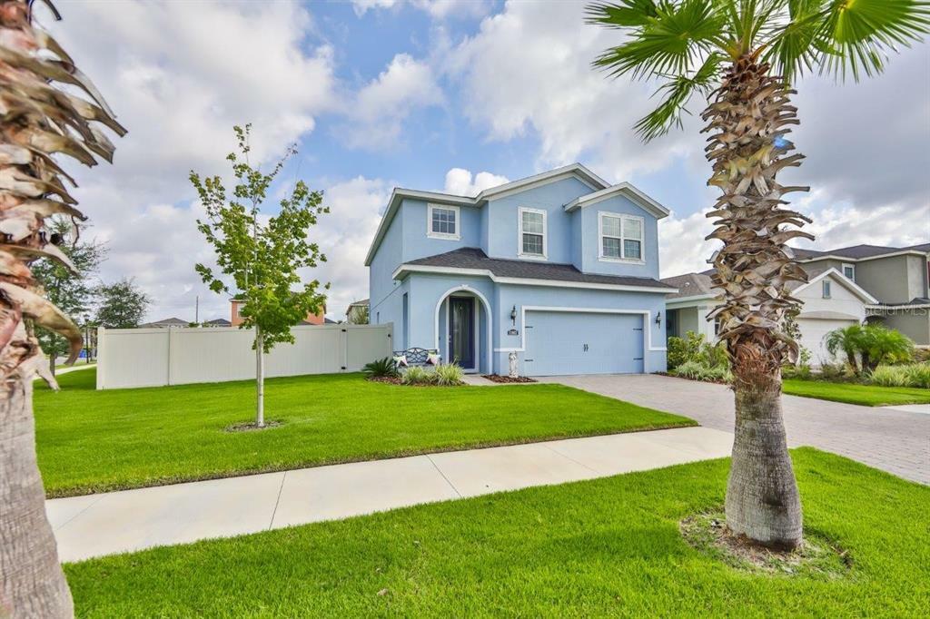 Property Photo:  11602 Fringetree Court  FL 33579 