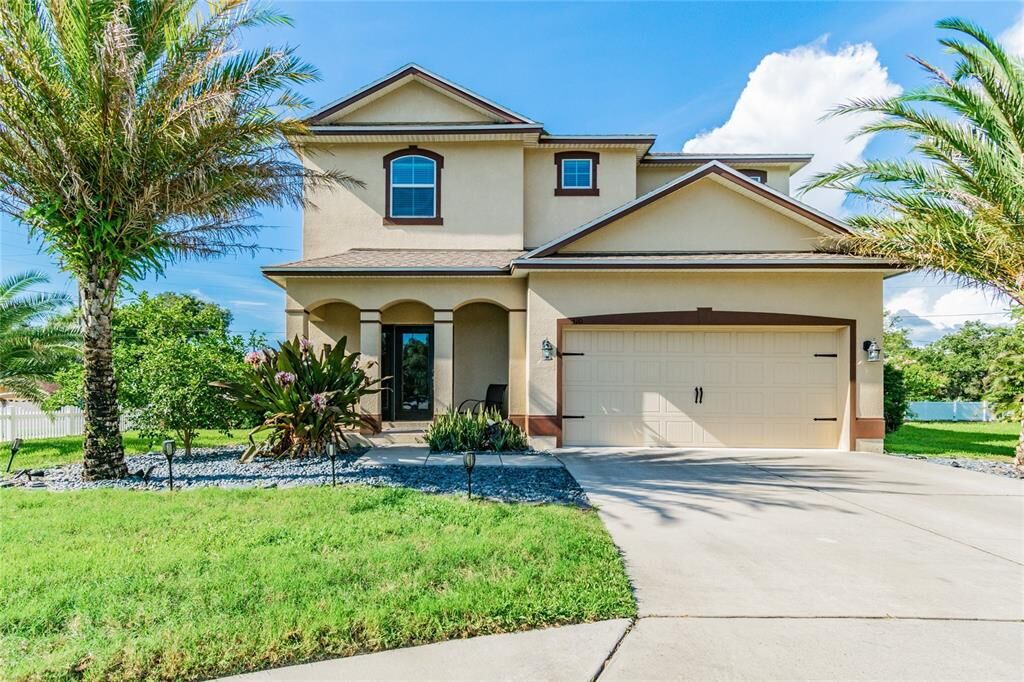 Property Photo: 310 Albert Anna Court FL 34695
