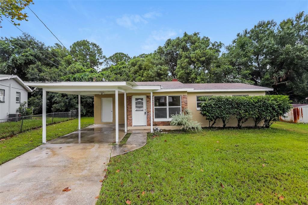 Property Photo:  1418 Pembrook Drive  FL 34748 