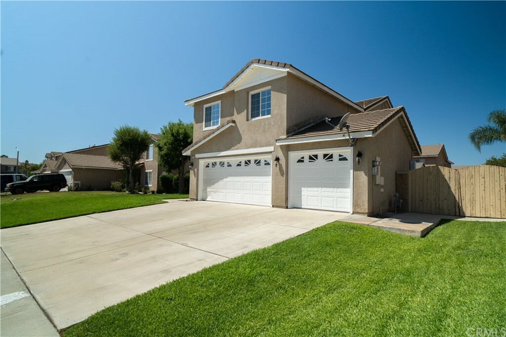 Property Photo:  6377 Pomegranate Court  CA 92880 