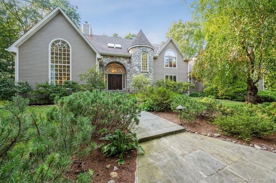 Property Photo:  68 Valley View Drive  CT 06903
