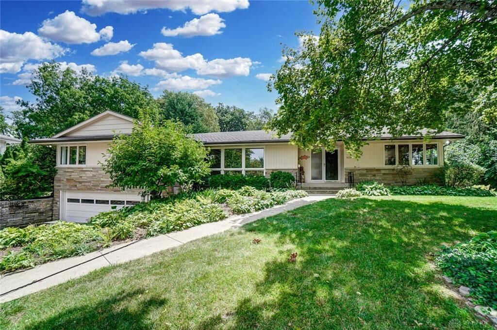 Property Photo: 609 Westchester Park Drive OH 45504
