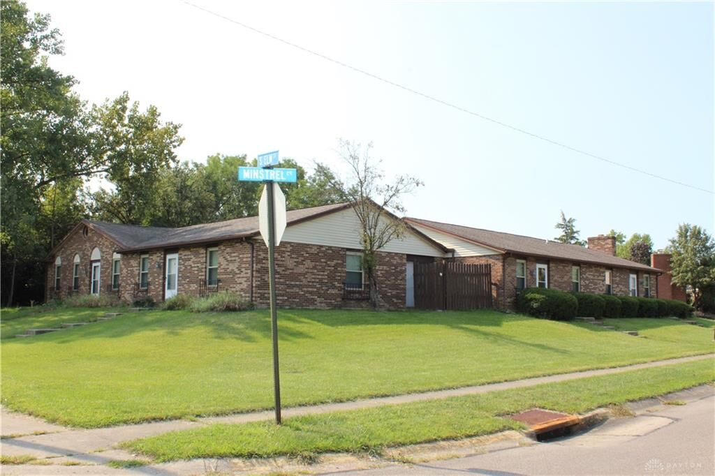 Property Photo: 1402 Minstrel Drive OH 45449